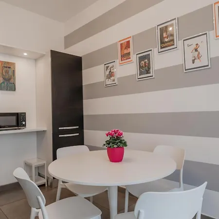 Modern Bright 2br Penthouse Close To Center Apartamento Turín