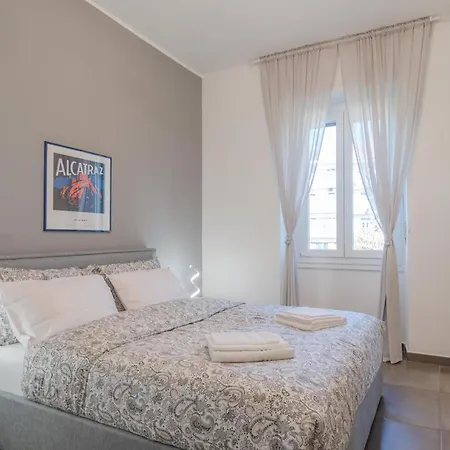 Modern Bright 2br Penthouse Close To Center * Turín