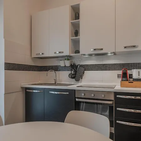 شقة Modern Bright 2br Penthouse Close To Center *