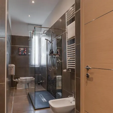 Modern Bright 2br Penthouse Close To Center Apartamento