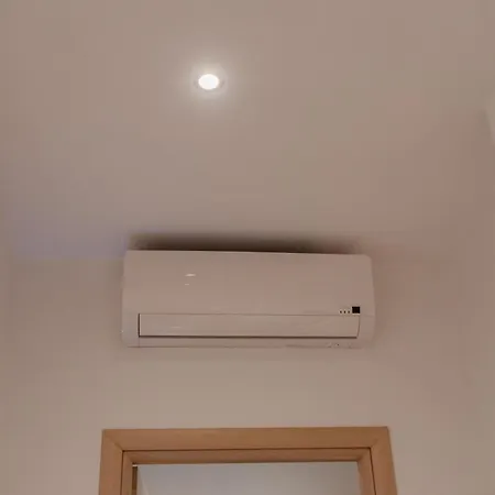 Modern Bright 2br Penthouse Close To Center *