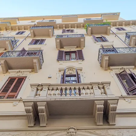 Modern Bright 2br Penthouse Close To Center Turín