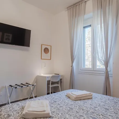 Modern Bright 2br Penthouse Close To Center