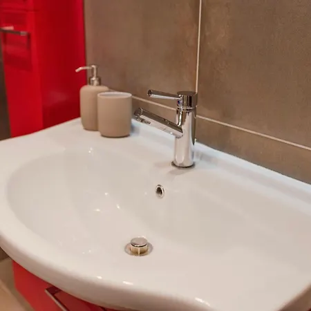 شقة Modern Bright 2br Penthouse Close To Center