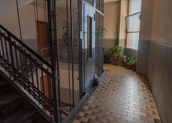Modern Bright 2br Penthouse Close To Center