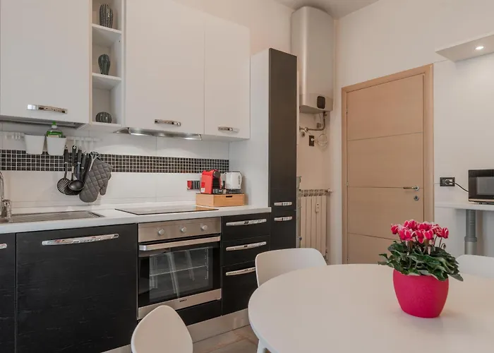 Modern Bright 2br Penthouse Close To Center טורינו