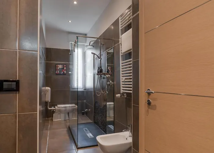 Modern Bright 2br Penthouse Close To Center דירה