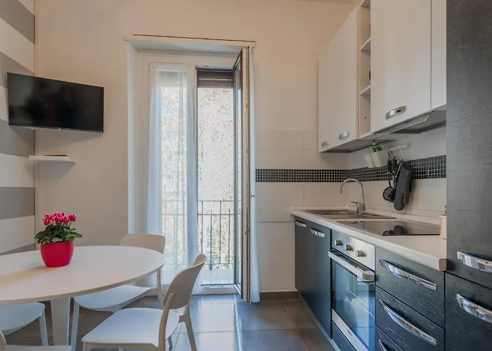 Modern Bright 2br Penthouse Close To Center טורינו