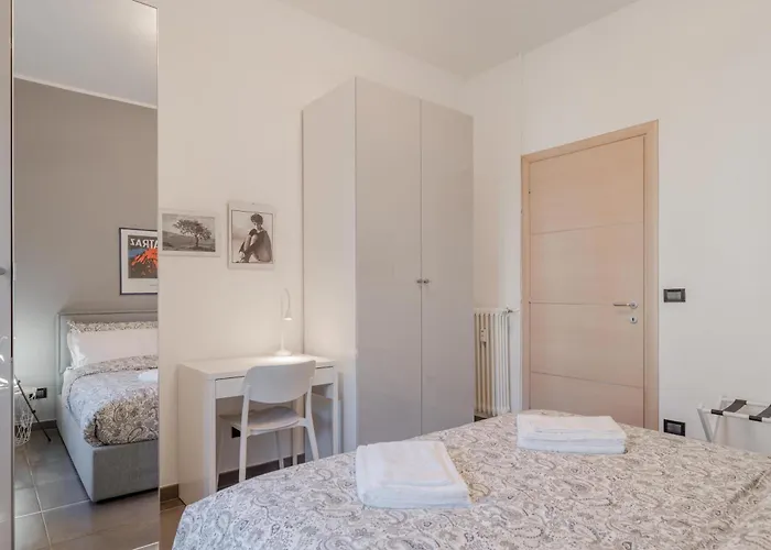 Modern Bright 2br Penthouse Close To Center דירה