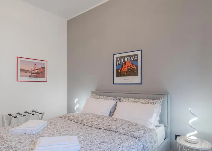 Modern Bright 2br Penthouse Close To Center דירה *