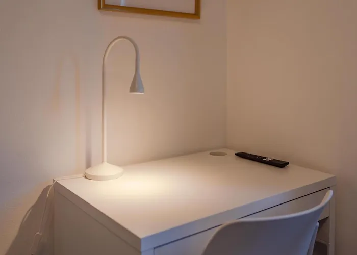 Modern Bright 2br Penthouse Close To Center *