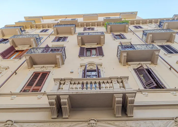 Modern Bright 2br Penthouse Close To Center טורינו