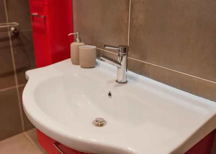 דירה Modern Bright 2br Penthouse Close To Center
