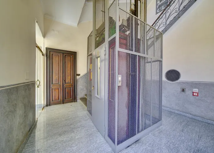 Modern Bright 2br Penthouse Close To Center Apartament Turyn
