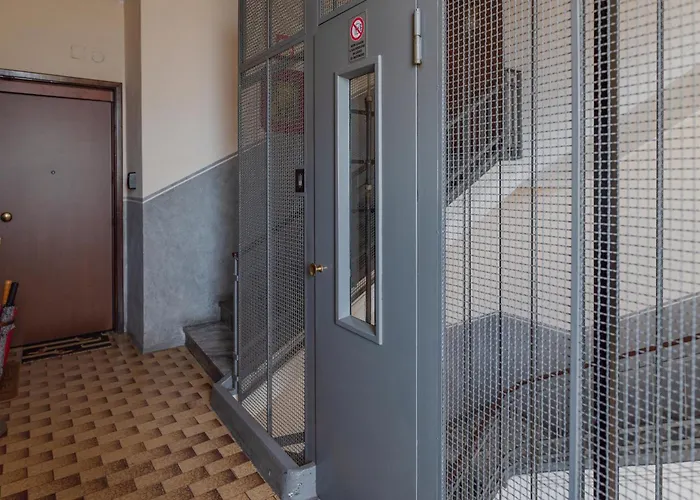 Modern Bright 2br Penthouse Close To Center Turyn