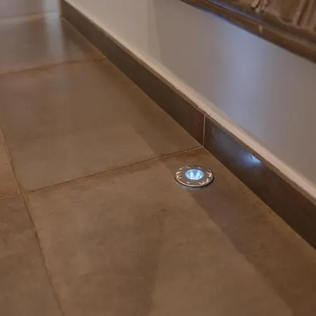 Modern Bright 2br Penthouse Close To Center