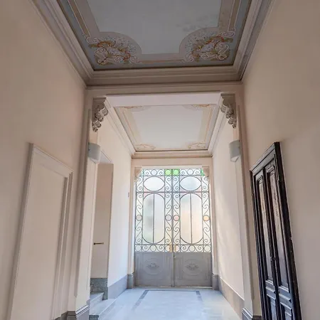 Modern Bright 2br Penthouse Close To Center *