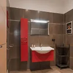 Modern Bright 2br Penthouse Close To Center شقة