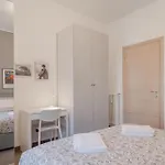 Modern Bright 2br Penthouse Close To Center شقة